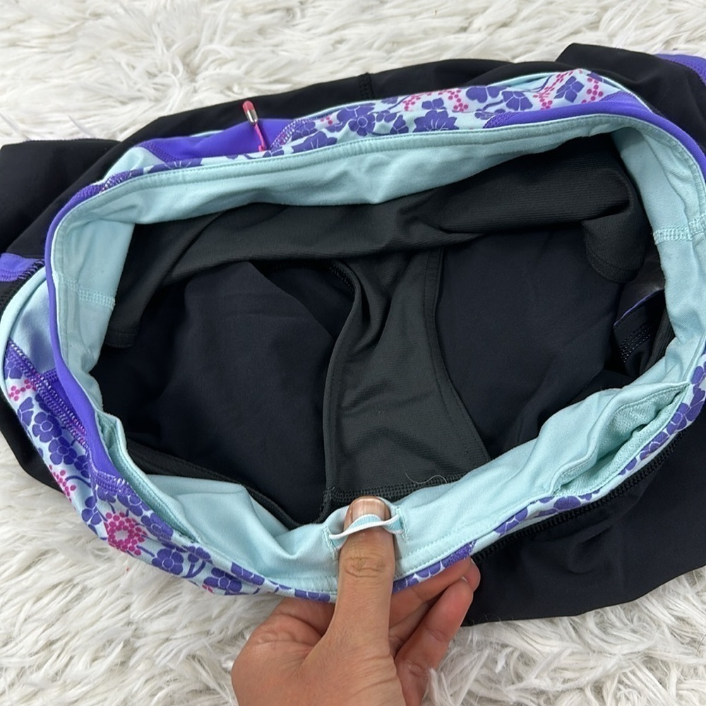 Lululemon Groovy Run Short Black / Quilt Summer13 5 / Power Purple - Picture 3 of 5